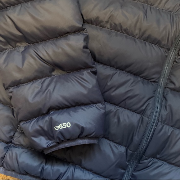 Eddie Bauer Men's Dark Blue Puffer Jacket - Picture 2 of 7